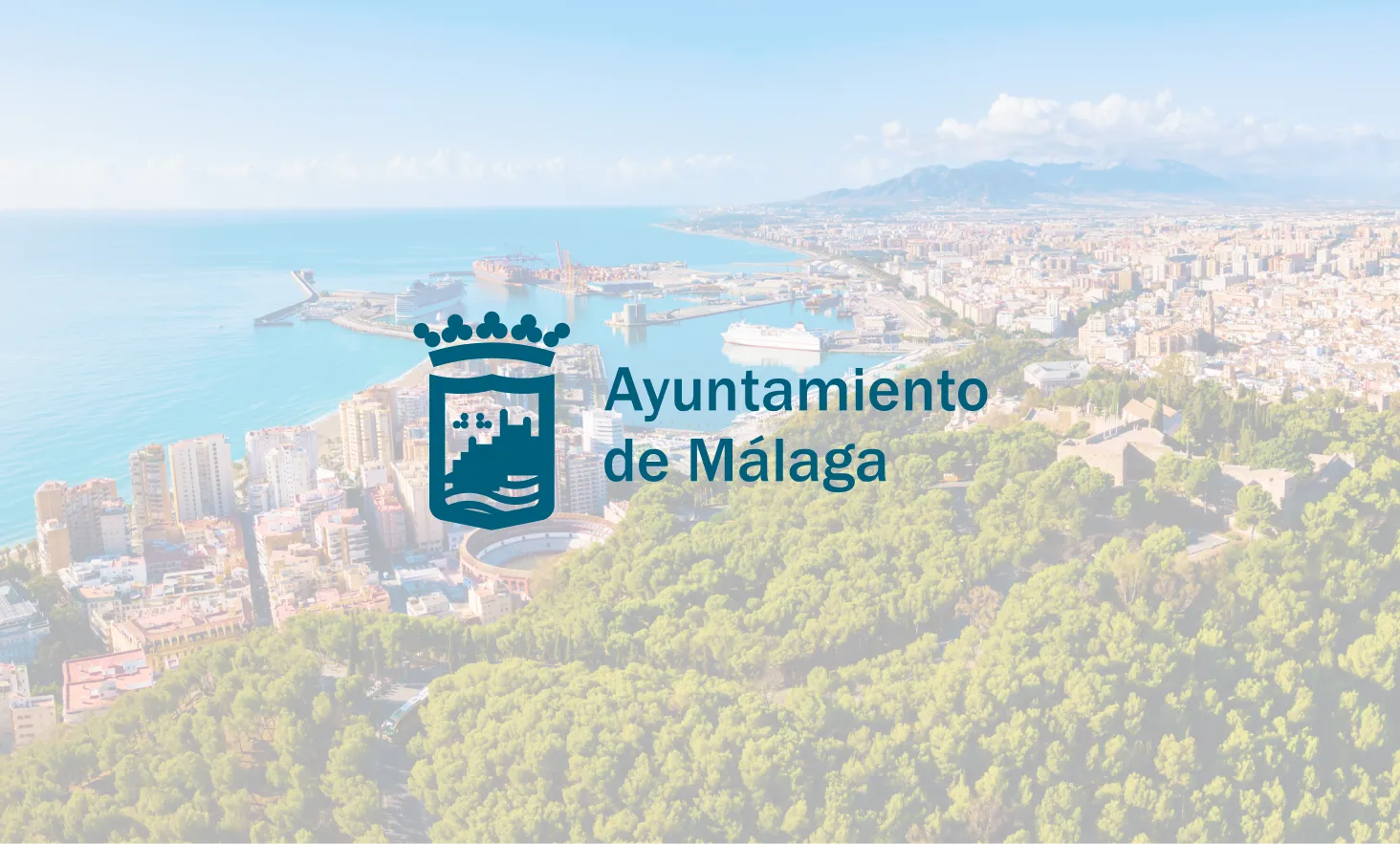 Vista de la ciudad de Málaga con el logotipo del Ayuntamiento de Málaga en primer plano