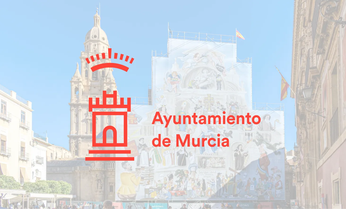 La plaza del Cardenal Belluga de Murcia con el logotipo del Ayuntamiento de Murcia en primer plano